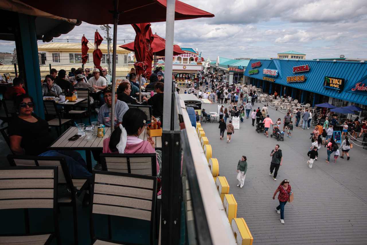 Tariff indigestion? Nope: Takeout and eating out still going strong in good sign for the economy.