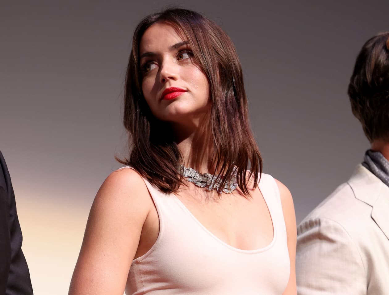 ‘Knives Out’ actress Ana de Armas quits L.A. for 7.2 million rural Vermont estate MarketWatch