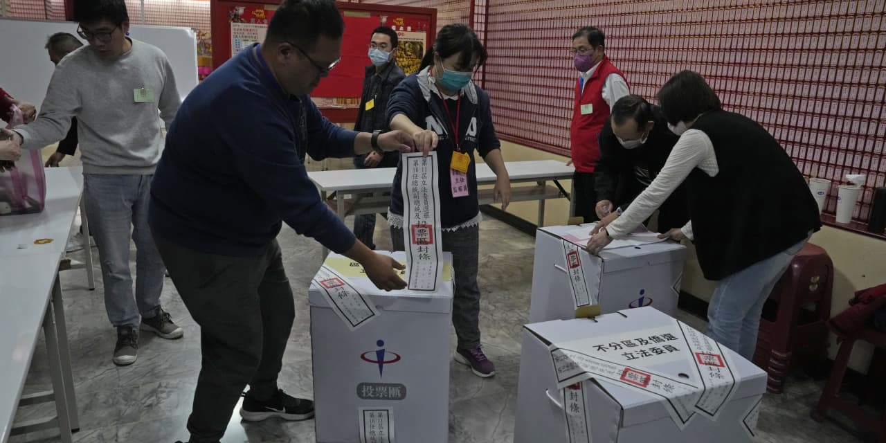 Taiwan voters choose their next president in a poll weighing China's threat - Vimarsana News