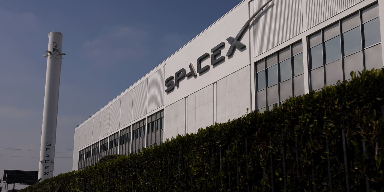 marketwatch.com - Joseph Adinolfi - Retail investors are buying the dip on SpaceX's stock before more shares flood the market