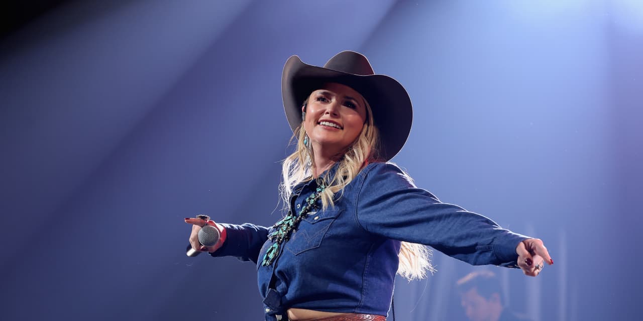 Country music star Miranda Lambert lists Texas estate that includes her ...