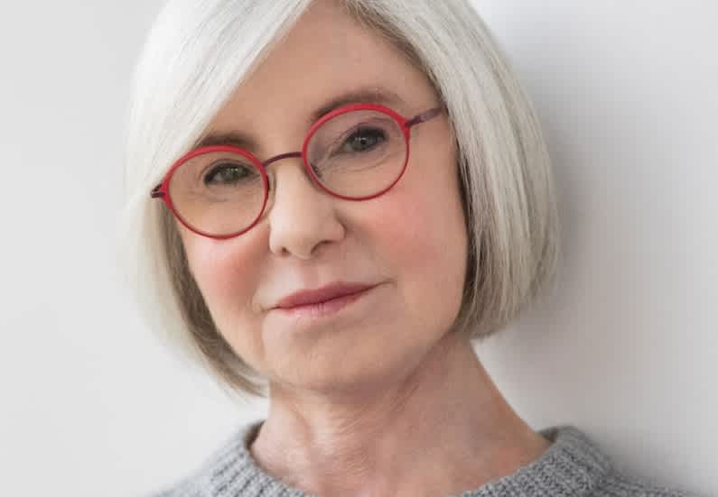 Author of touching memoir goes viral on TikTok for another reason—her stunning N.Y. and Outer Banks real estate