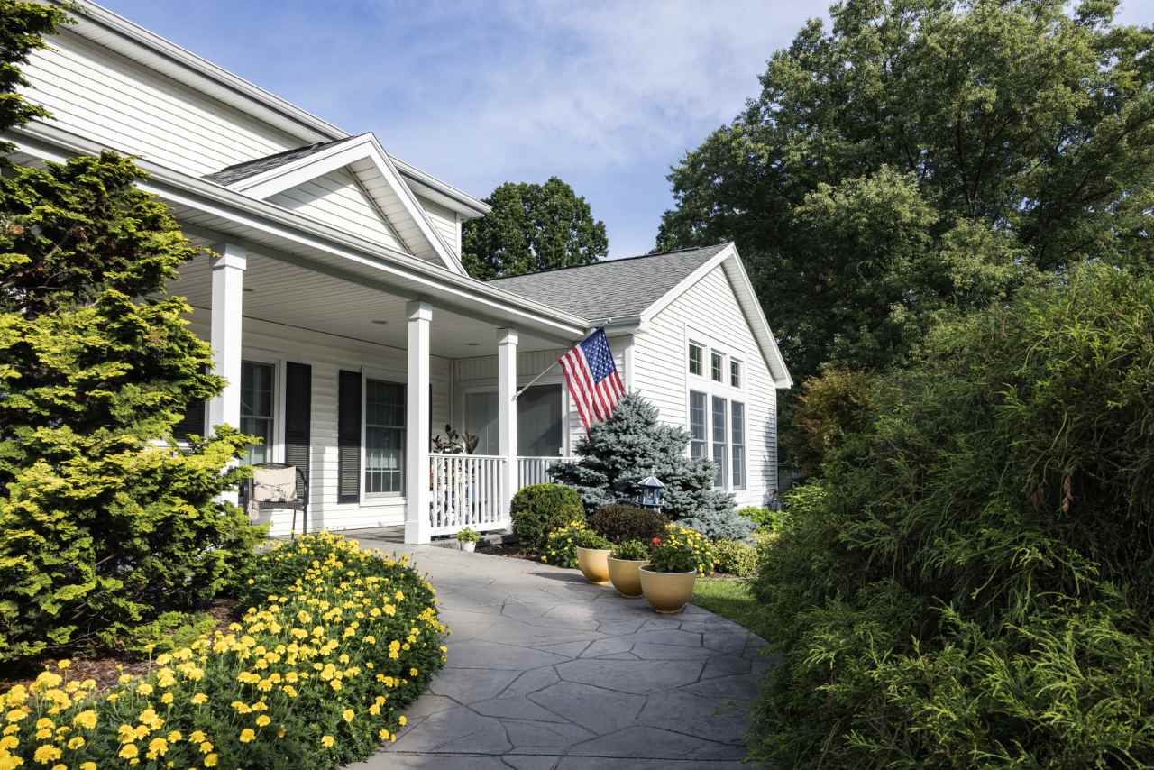 Mortgage rates jump above 7% after Moody’s downgrade of U.S. credit
