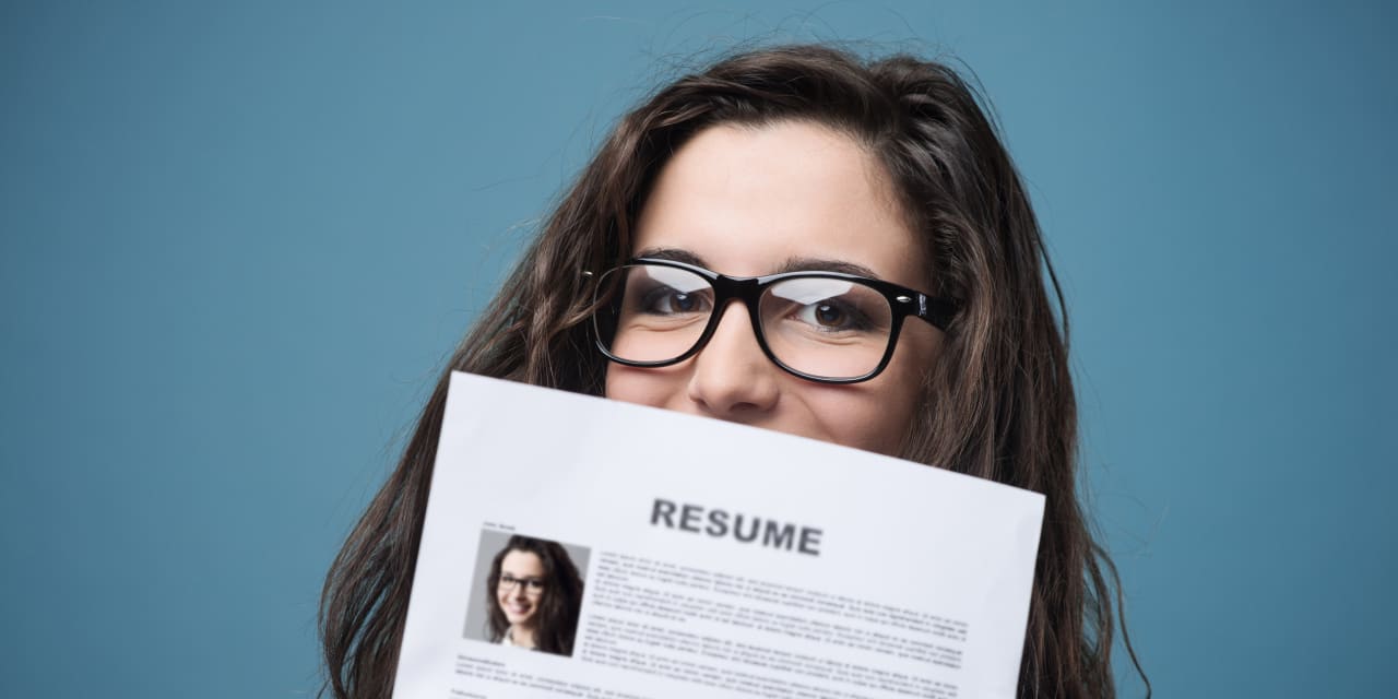 Are AI-written resumes more likely to get you a job? The answer may surprise you.