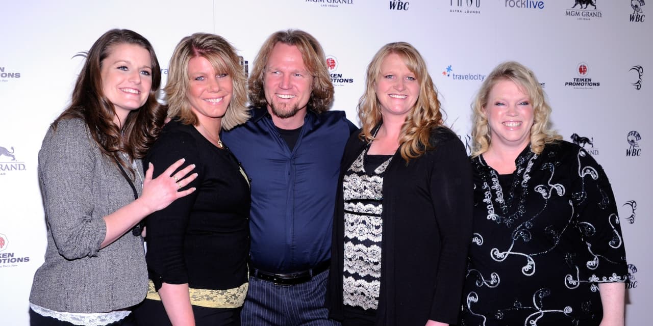 Reality show star who lived with 4 ‘sister wives’ is stuck in a bitter