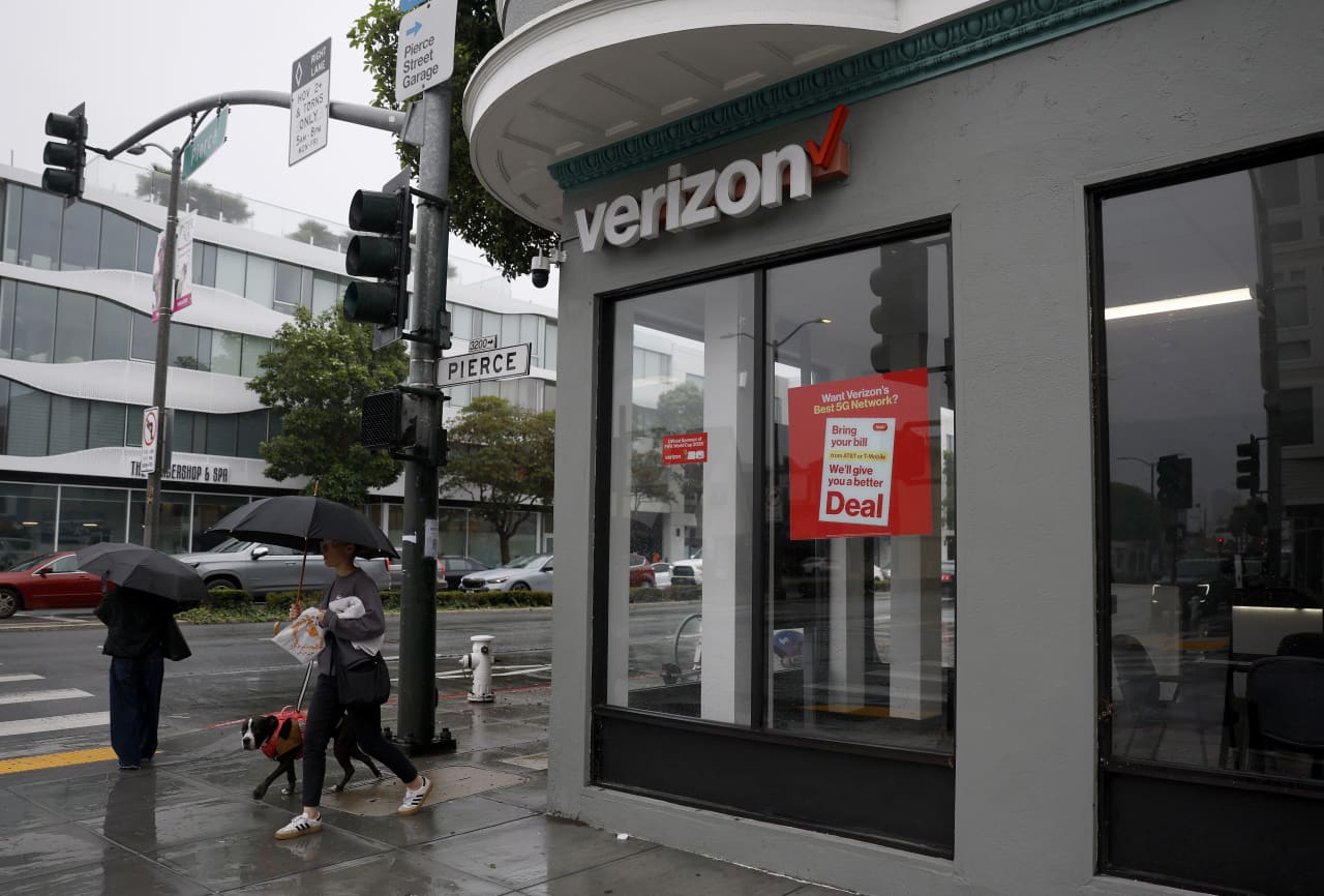 Verizon’s outage may have annoyed users, but it didn’t bother investors