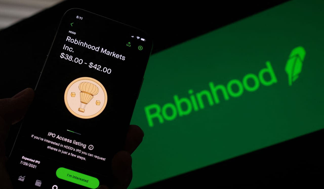 Robinhood’s stock rallies 7% as company swings to profit, drums up more business