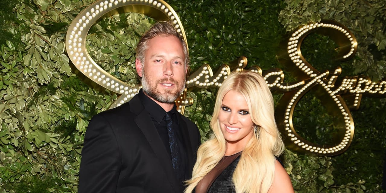 Jessica Simpson says she is keeping the $18 million L.A. mansion she ...