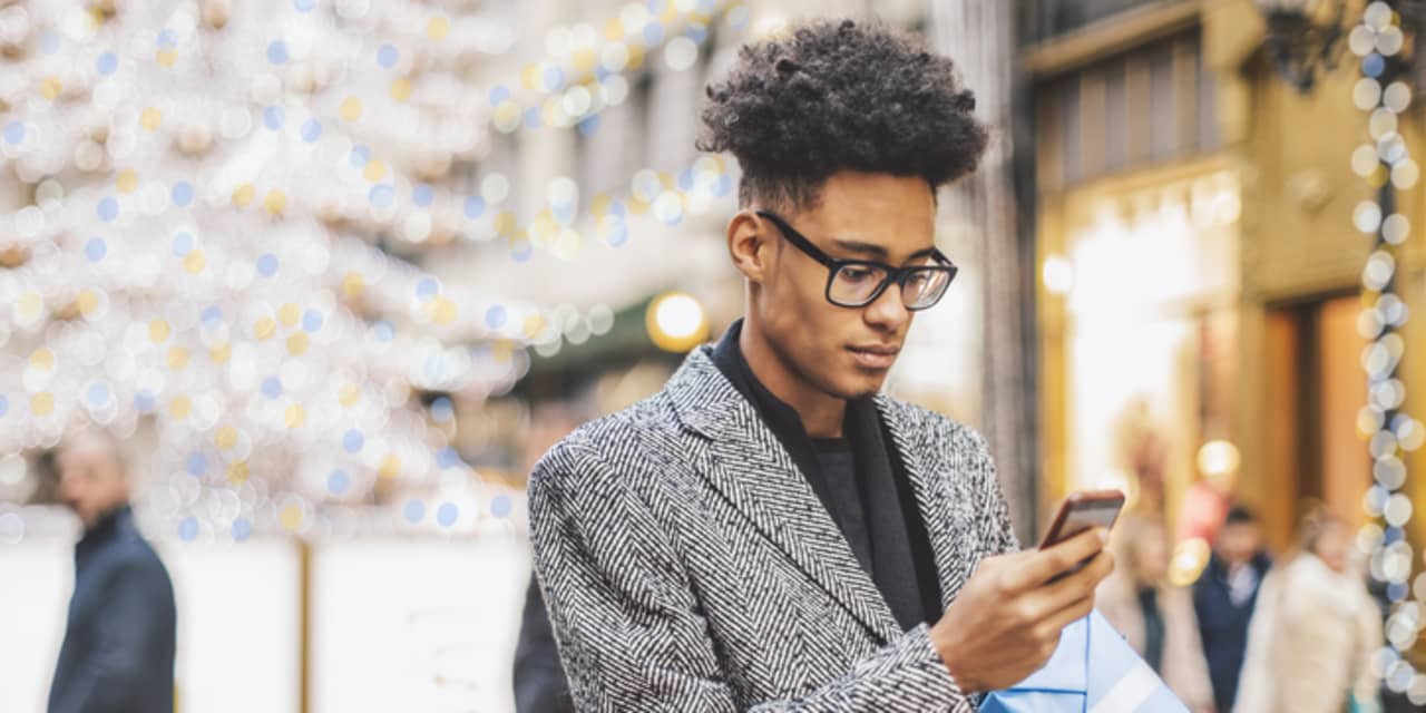 Want to comfortably splurge on Black Friday? You'll need to earn this much.