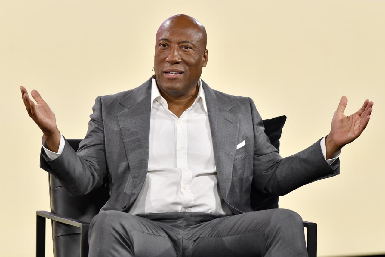 Paramount Global stock soars on report of Byron Allen bid