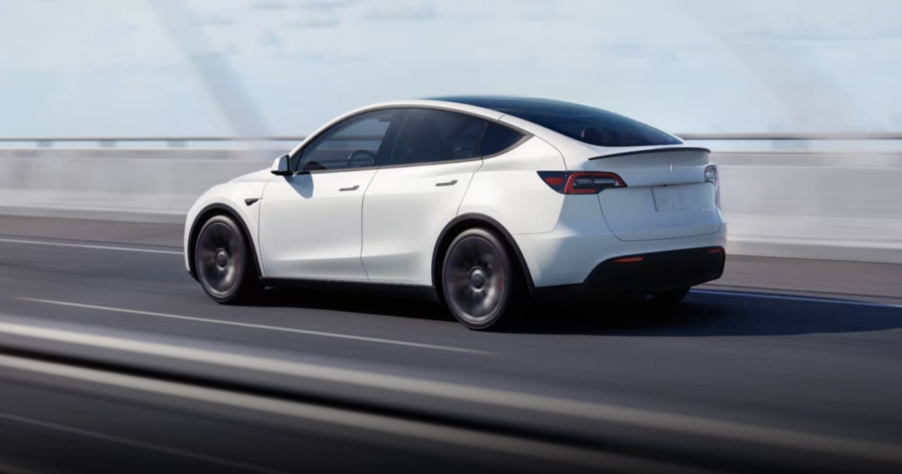 2024 Ford Mustang Mach-E or Tesla Model Y: Which is Better?
