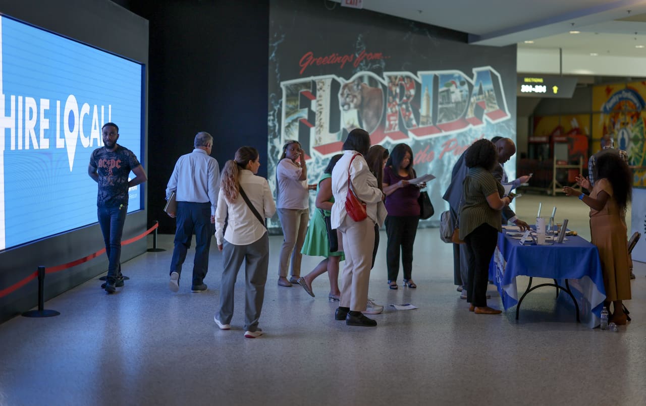 Layoffs show little sign of rising after end of shutdown — jobless claims drop to seven-month low