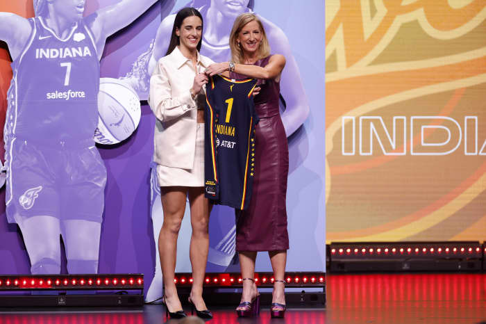 Caitlin Clark taken No. 1 in WNBA draft by Indiana Fever, as expected -  MarketWatch