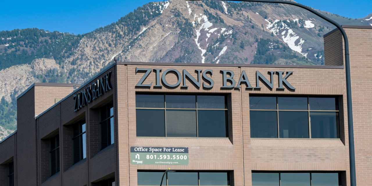 Zions takes  million loan loss as another credit ‘cockroach’ appears. Its stock is falling.