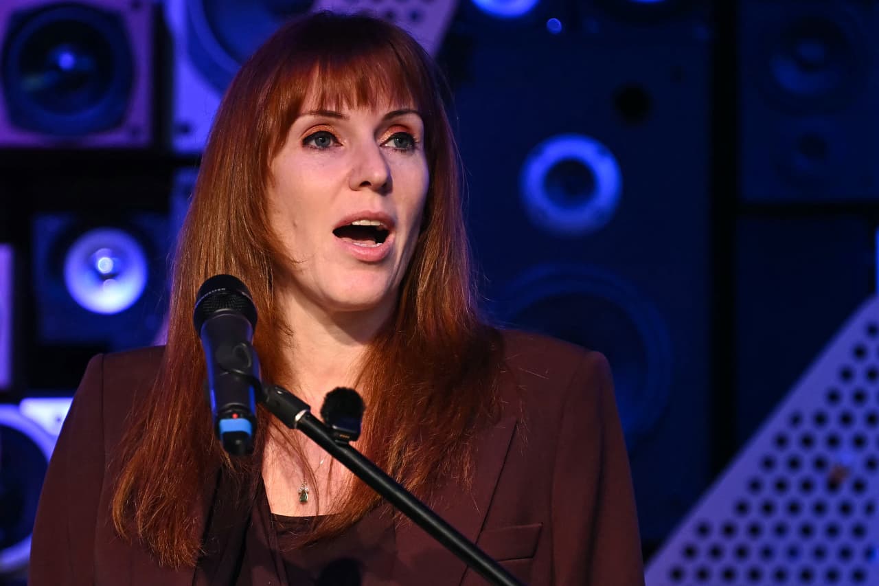 Why Britain’s bond market is in free fall as key yield reaches 17-year high