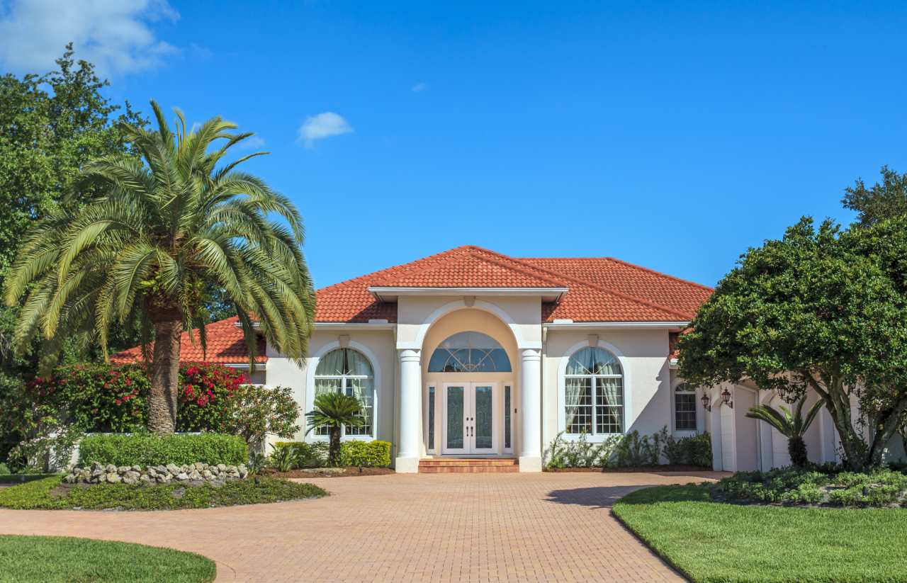 Mortgage rates dive on reports of worsening U.S. economy: ‘We are seeing a lot of interest in refinances’