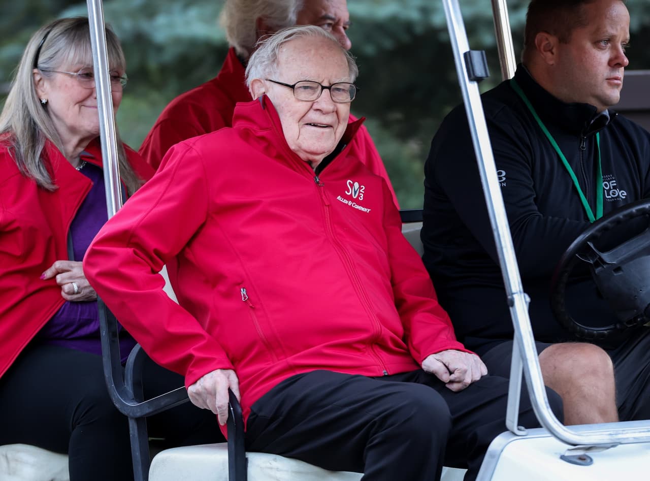 Warren Buffett to donate $5.3 billion worth of Berkshire Hathaway stock to charity