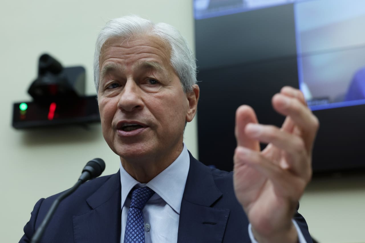 Jamie Dimon: Investors ‘overreacted,’ and recession odds remain about the same