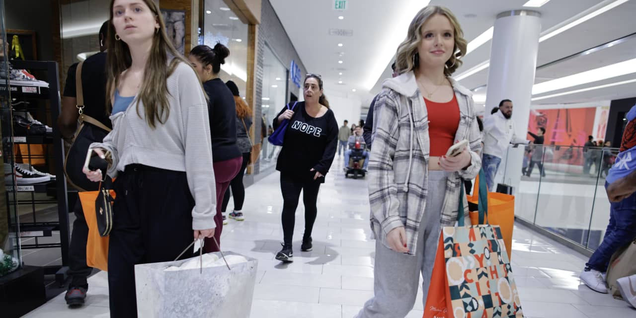 Consumer confidence climbs to 2-year high as inflation slows and economy keeps growing