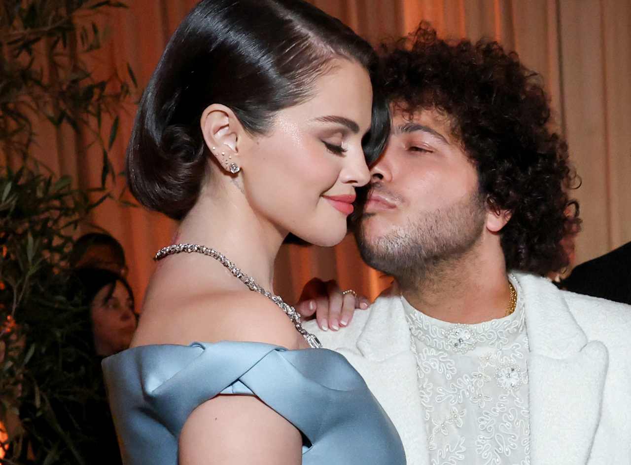 Just before getting engaged, billionaire Selena Gomez and Benny Blanco  bought a $35 million Beverly Hills mansion - MarketWatch, image size:1280x1280