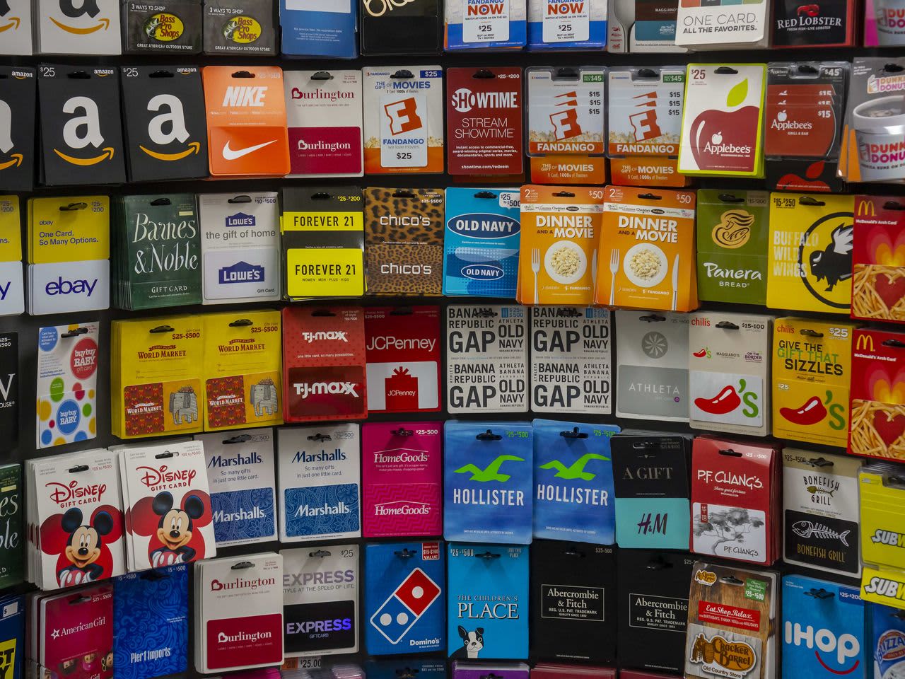 Top 10 Popular Gift Cards Available in Canada 2023 - Prestmit