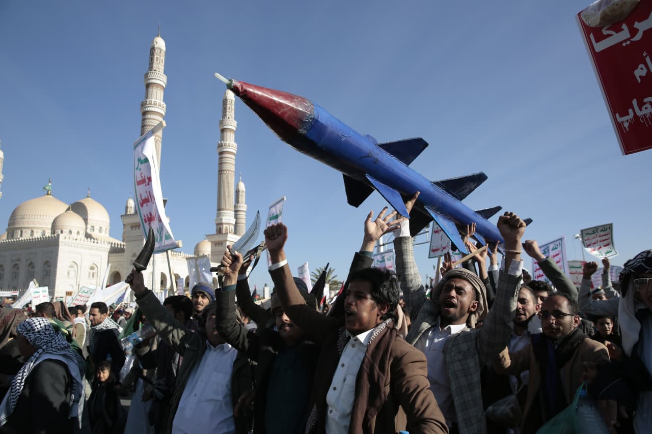 Houthi Rebels Fire Missile At U.S. Warship, Escalating Middle East Sea ...