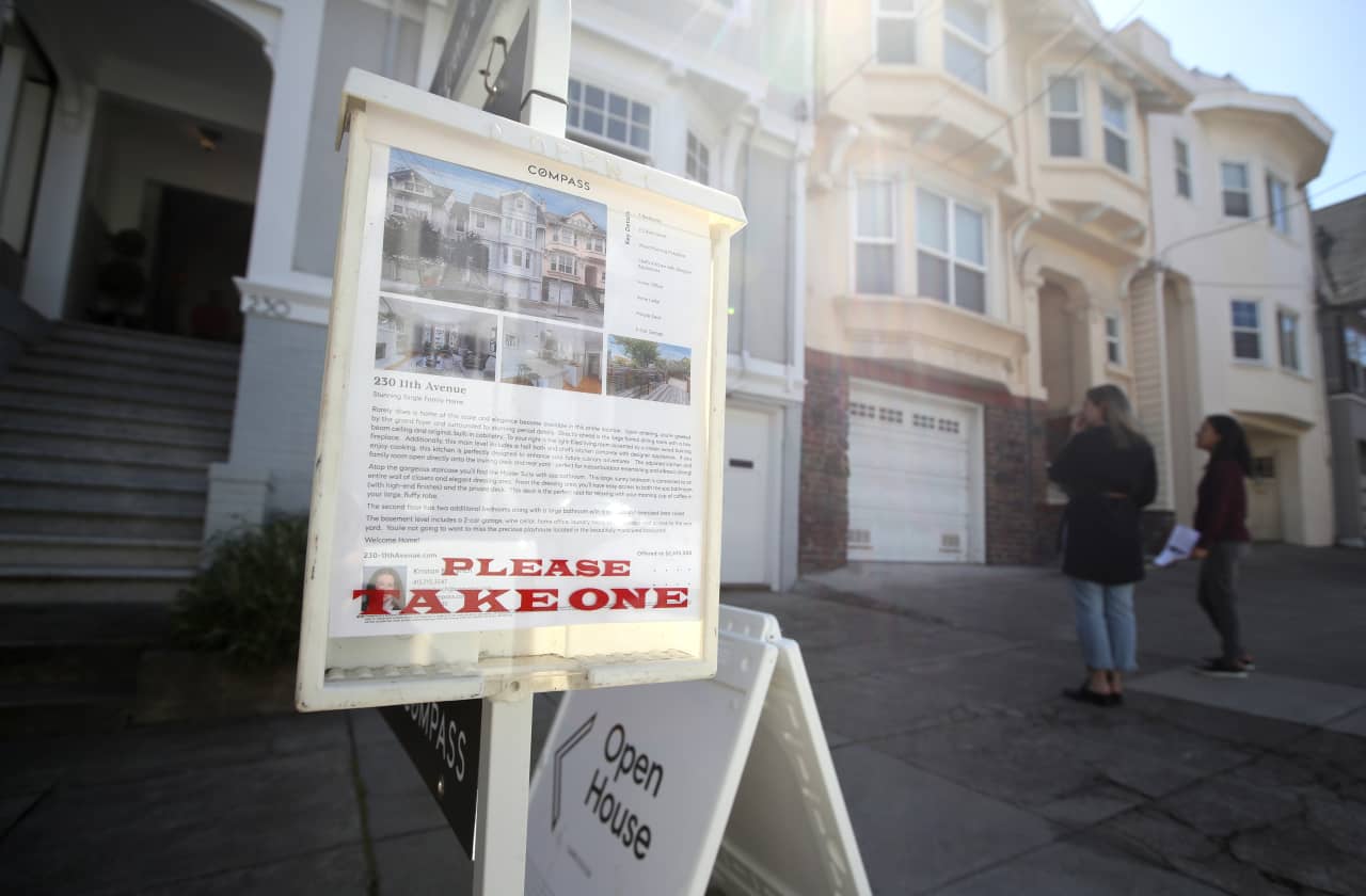 Mortgage rates tick lower to 6.36%. Here’s why the decrease probably won’t last.