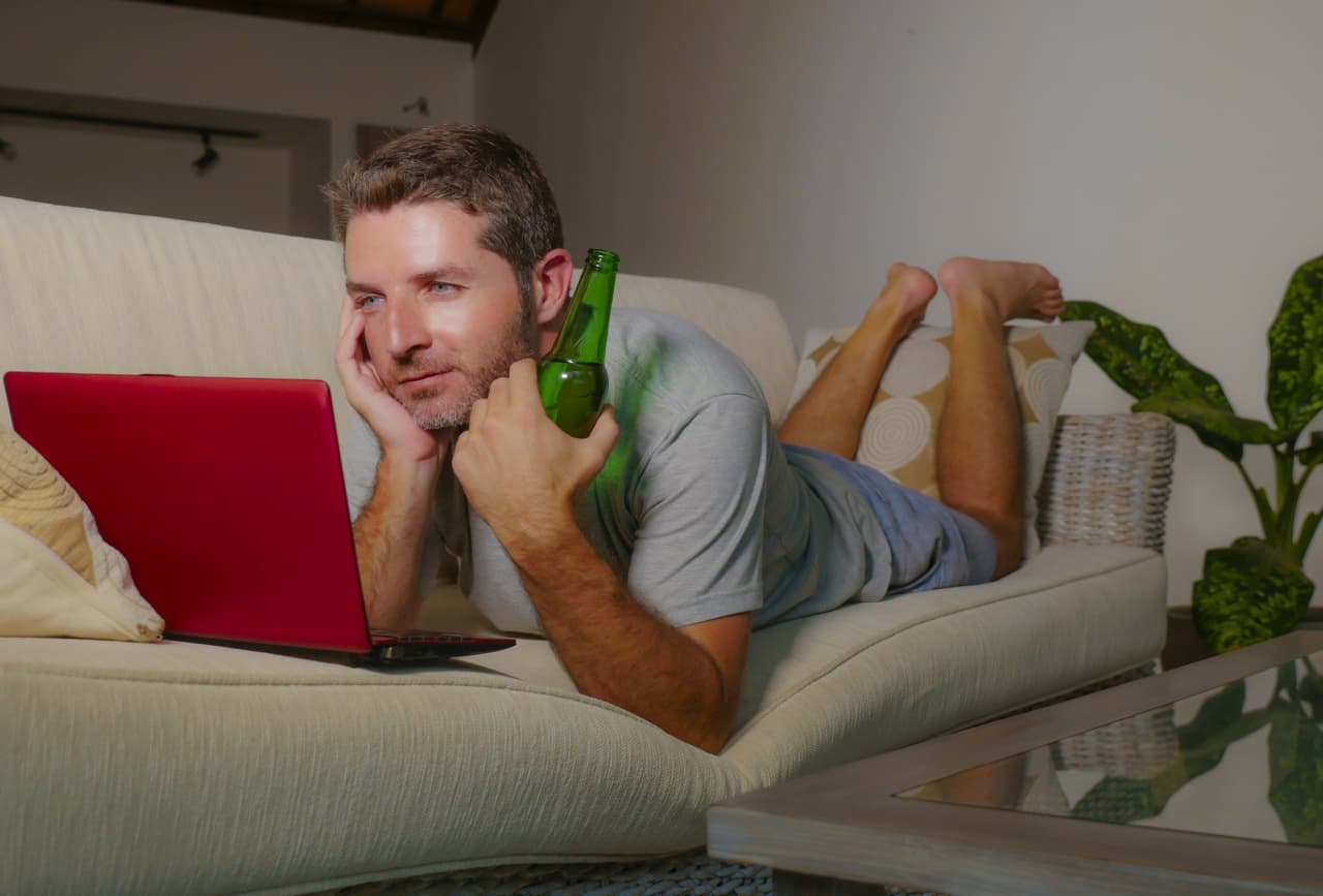 ‘This guy has no manners’: My Airbnb guest requested I buy bacon and beer. The $30 bill remains unpaid. Do I insist?