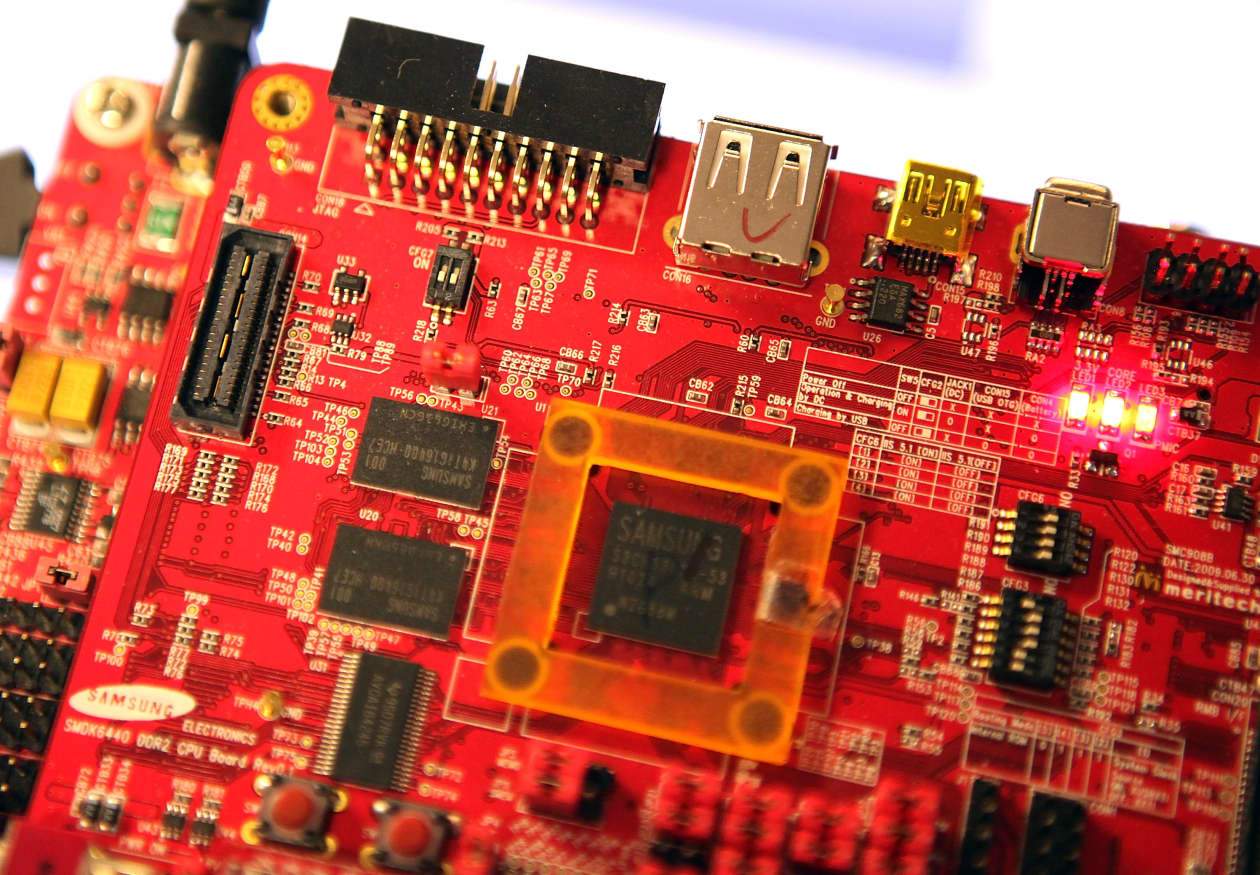 The SOX chip-stock index has a big, bearish pattern building in its chart -  MarketWatch