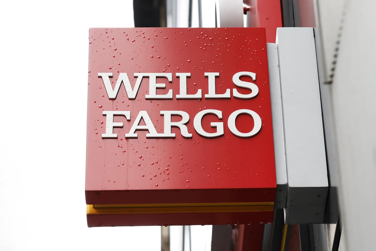 Wells Fargo s stock dips even as analyst proclaims good entry point for investors MarketWatch