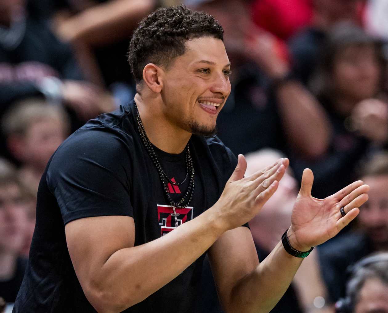 Kansas City Chiefs quarterback Patrick Mahomes teams up with wife and  brother to buy his mom an $825K house - MarketWatch