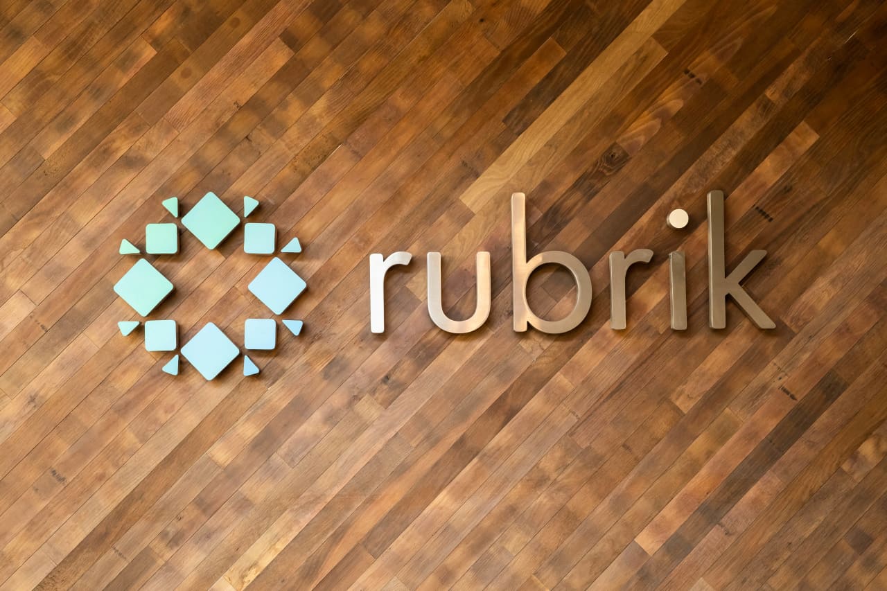 Rubrik prices its IPO at $32, above expected range