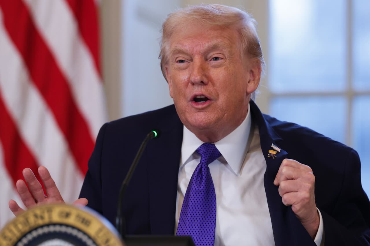 Trump says he’ll cap credit-card interest rates at 10% as Americans battle soaring debt