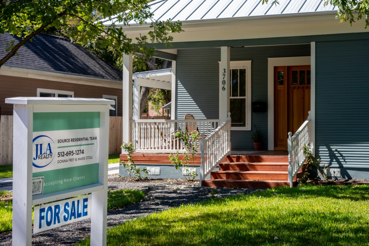 Mortgage rates climb for fourth week in a row, taking ‘the wind out of the sails’ of the housing market