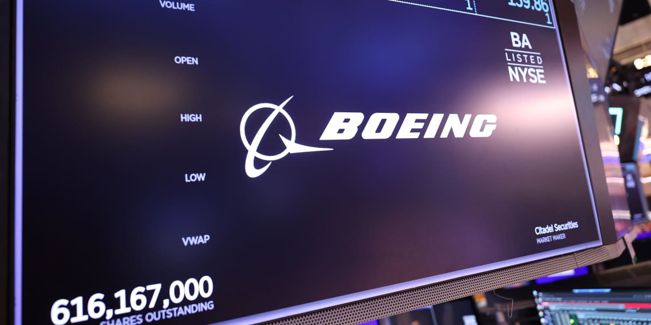 Boeing defense chief to leave, company says