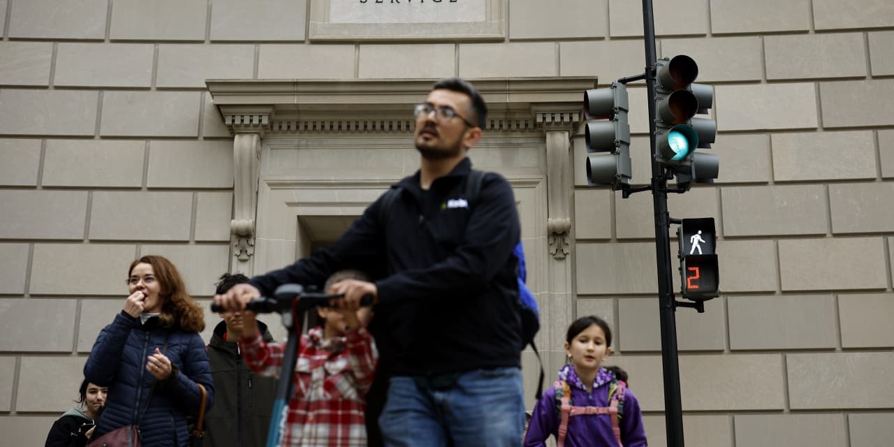 Child tax credit could get boost as Congress fights to finish tax deal