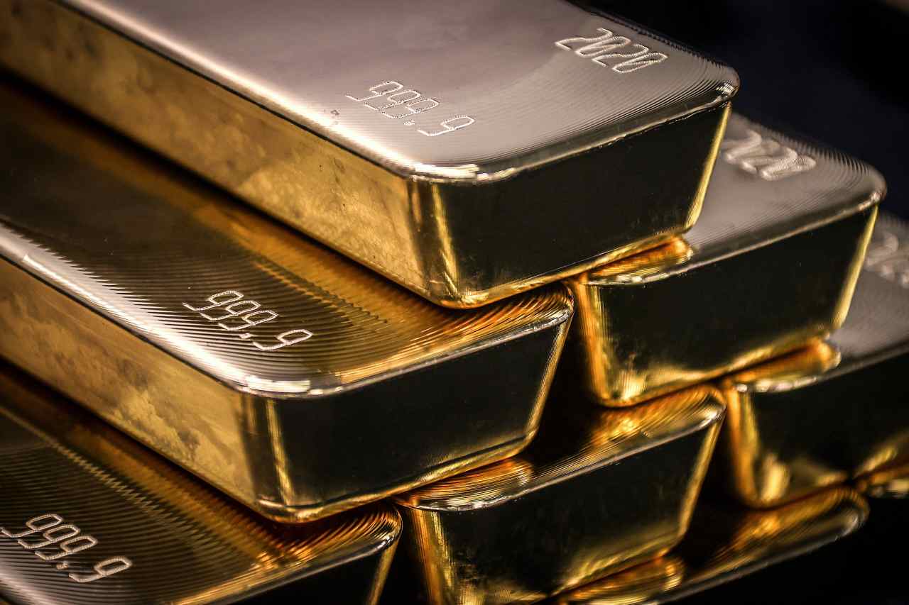 Gold is facing its worst week since January. The dollar gets part of the blame.
