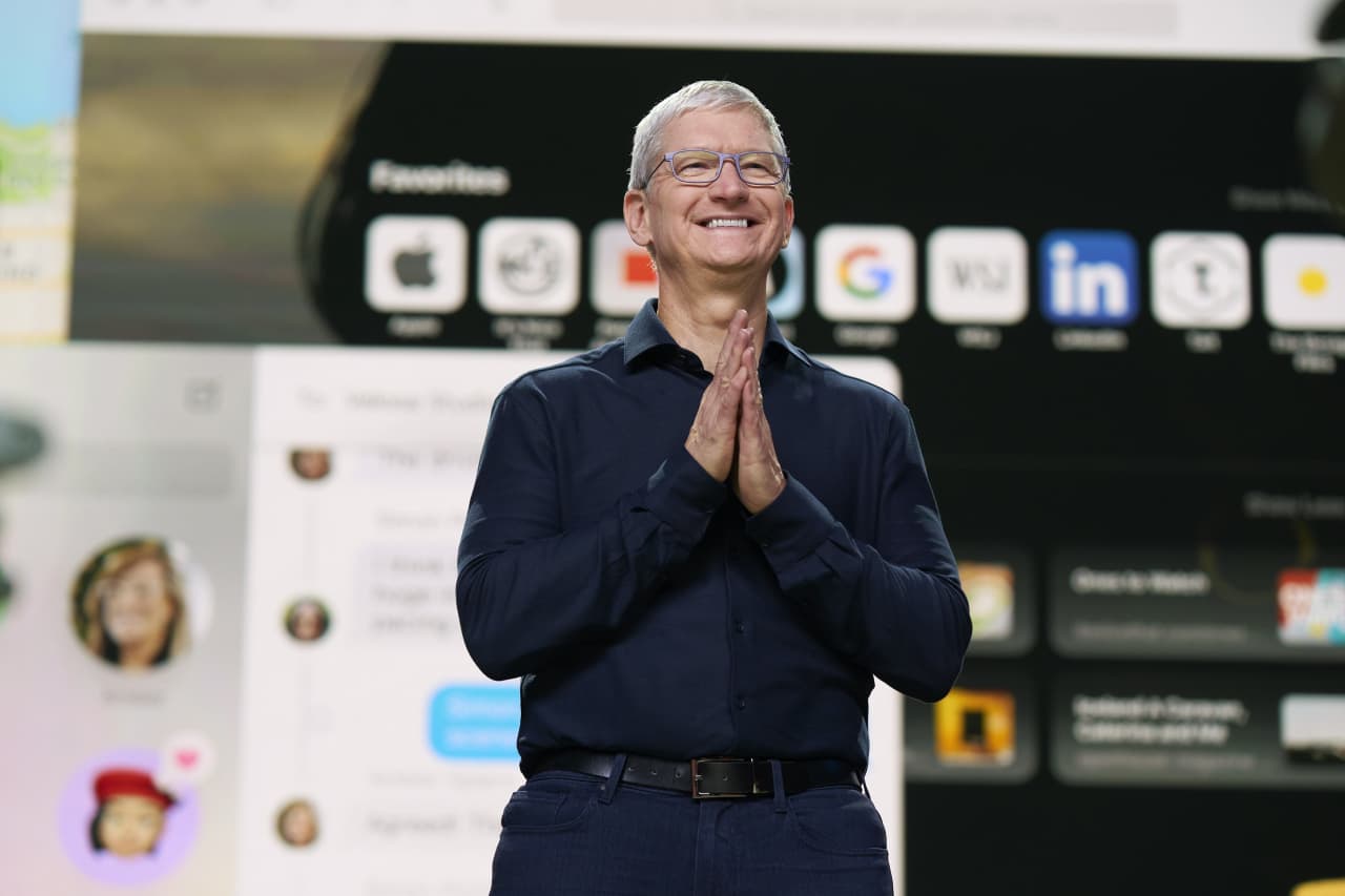 Apple's stock has faltered, but a Steve Jobs moment in AI may be on the horizon