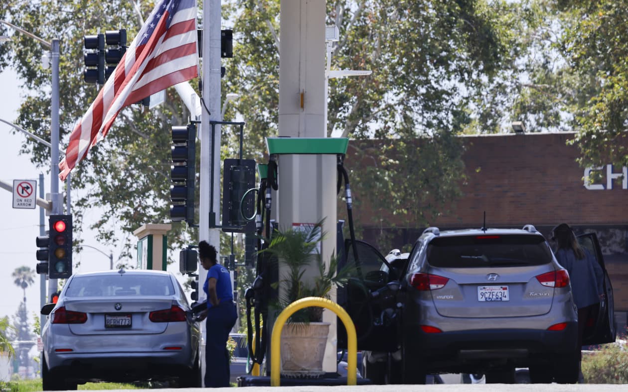 S&P 500 companies can’t stop talking about higher oil prices. But few say they’ll actually hit profits.