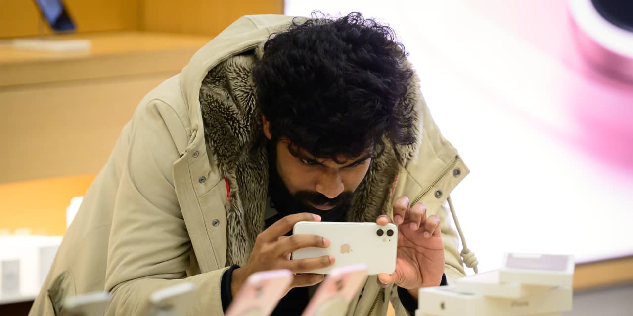 Does Apple, Verizon or Fortnite owe you money? Here's how to check. - Vimarsana News