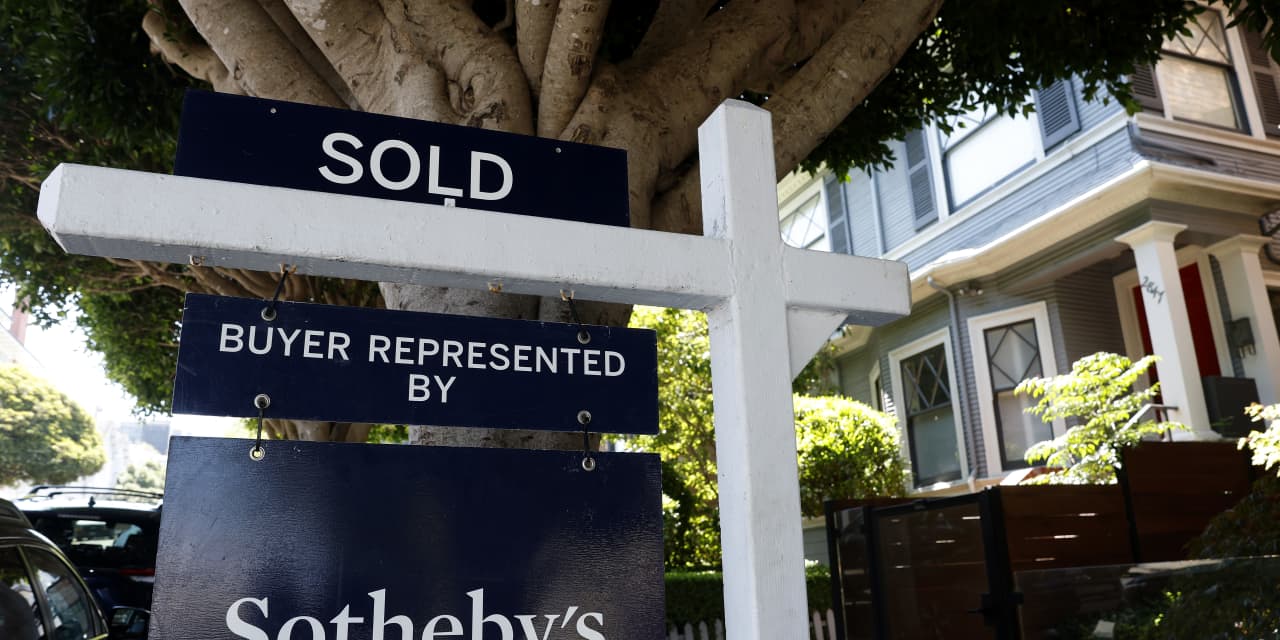 Mortgage rates jump as tensions with Iran spook bond investors
