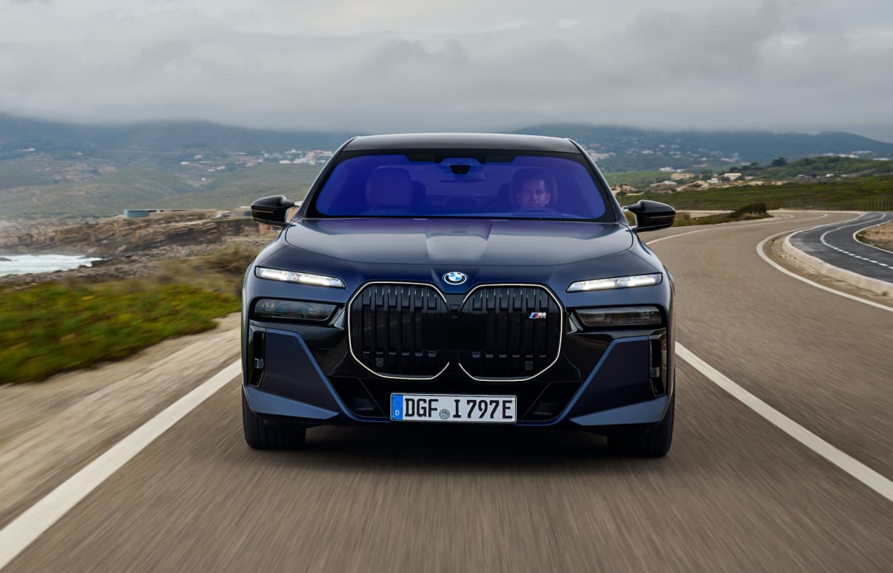 The all-electric 2024 BMW i7 luxury sedan: Is this living the dream ...
