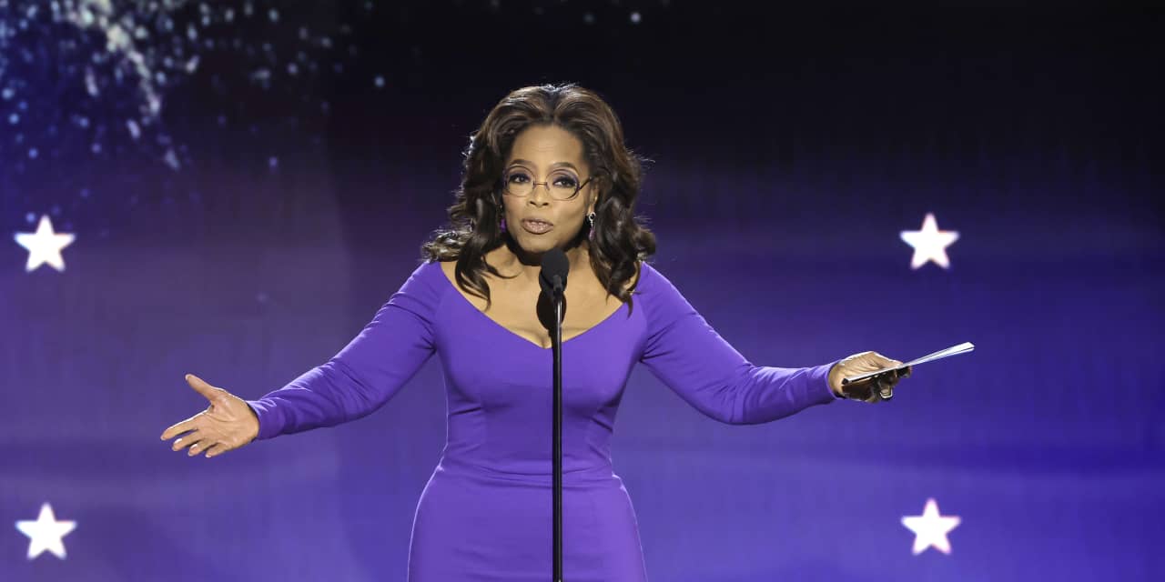 Opinión: ¿Podemos darle un poco de holgura a Oprah Winfrey?  La lucha por perder peso es real.