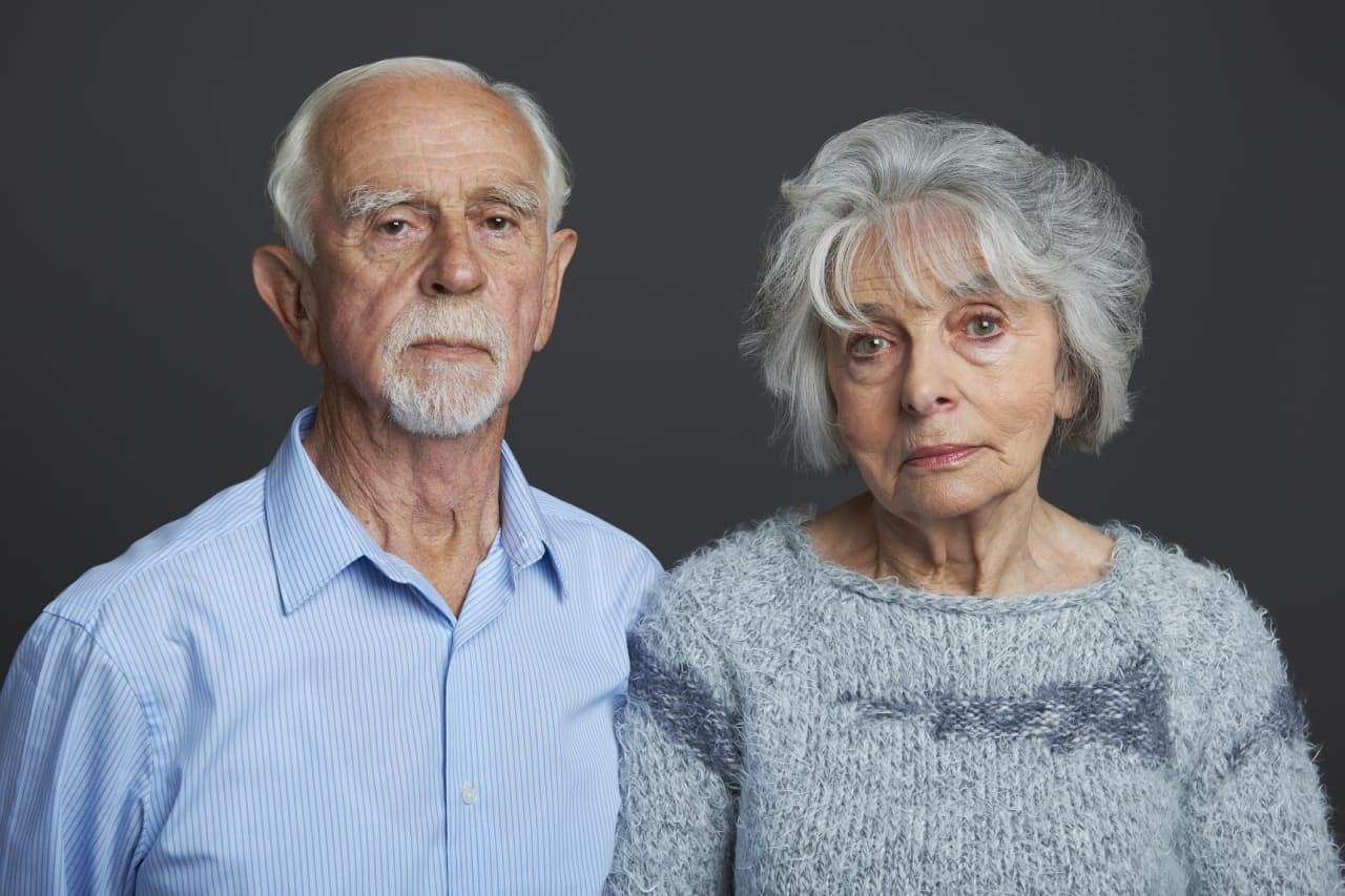 “Nuestros hijos tienen distintos niveles de éxito”: Mi esposo y yo tenemos más de 80 años y tenemos que dejar 300.000 dólares a nuestros tres hijos.  ¿Le estamos dando más a nuestro hijo subempleado?