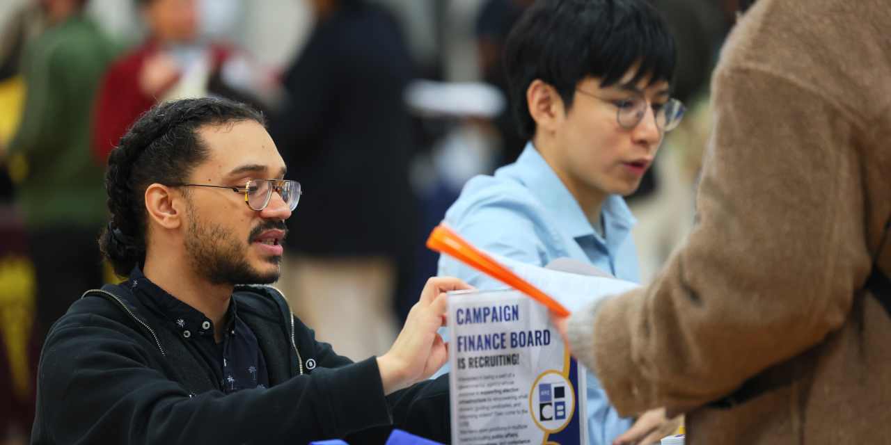 Jobless claims fall in latest week with no sign of recession or layoffs  MarketWatch