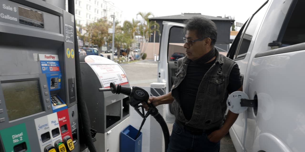 marketwatch.com - Greg Robb - Gloom deepens for consumers in early May due to high gas prices