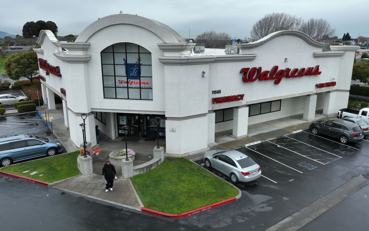 Walgreens continues to shed stake in Cencora as it looks to bolster turnaround
