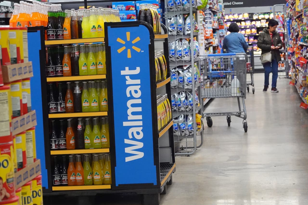 Walmart’s stock falls as the outlook for future profits wasn’t good enough