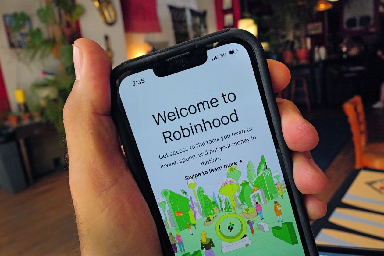 Robinhood earnings top expectations, following revival of meme stocks and  crypto - MarketWatch