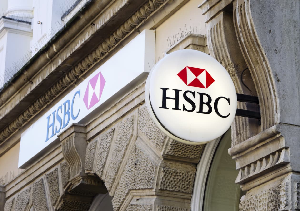 HSBC reports a beat and a raise as it leapfrogs Wells Fargo by market ...